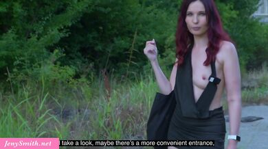 Jeny Smith asked to tie herself up with a timer padlock to jerk off in a public place