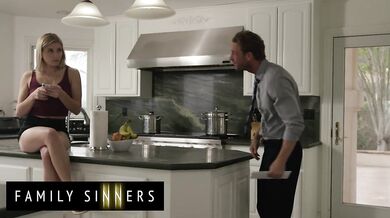 FAMILY SINNERS - Skinny Blonde Pulls Down Her Towel And Seduces Her Stepdad With Her Perfect Body