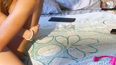 Naked stepmother wants my cock in the morning