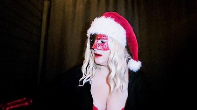 Mrs. Clause smoking blowjob