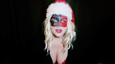 Mrs. Clause smoking blowjob