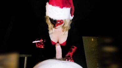 Mrs. Clause smoking blowjob