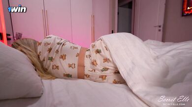 Step Sis says: REMEMBER the Rules? NO PENETRATION, Just Rubbing! - Secret Elle