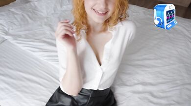 Realtor in Stockings Gets Creampied During House Tour — POV