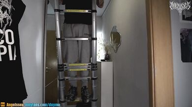 Home alone fucking the handyman / Angelssex