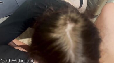 I was watching her porn - she appeared under my table! Goth-Blowjob with cumshot