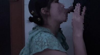 Female college student nutsblowjob massage & sperm spilled from mouth