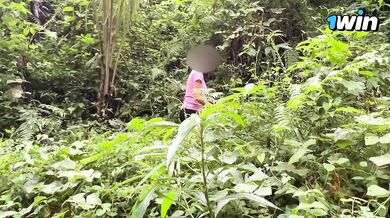 Pinay Picking Wild Ferns and Sex - Nauwi sa Kantutan - Nature Lover PH