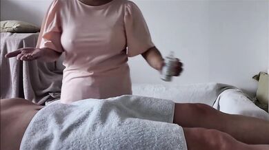 Full Asian massage in massage parlor with cumplay (room 6)