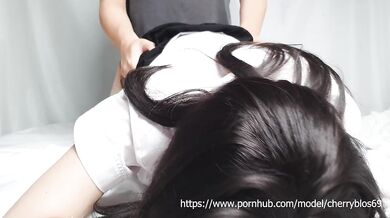 ไทย เย็ดนักศึกษาแตกใส่กระโปรง Thai college teen gets Fucked and cum on skirt