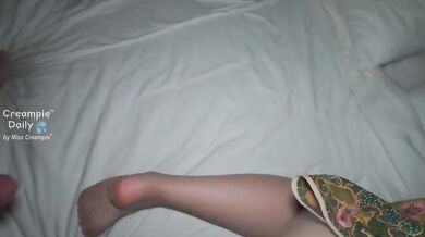 Thai MILF creampie สาวไทยนมใหญ่โดนแตกในคาผ้าถุง