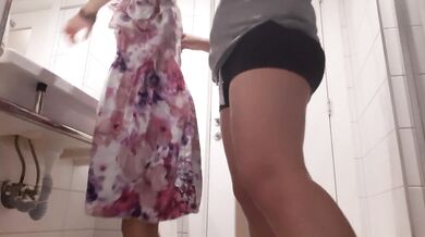Sex of two strangers in the toilet - lesbian_illusion