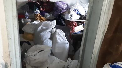 Sex in an abandoned building with Russian conversations - lesbian_illusion