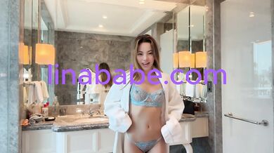 Sexy Student Thai Dancing And Twerking With Her Hot Body