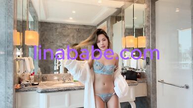 Sexy Student Thai Dancing And Twerking With Her Hot Body