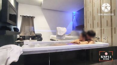 Thai milf get creampie in the bath