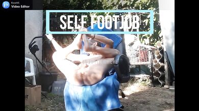 thai girlrecording farang self-footjob