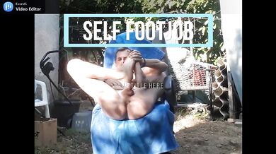 thai girlrecording farang self-footjob