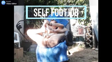 thai girlrecording farang self-footjob