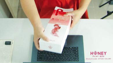 Thai office lady masturbation and squirt