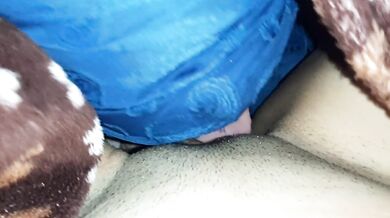 Blindfolded, she climbed under my blanket and started doing - IkaSmokS