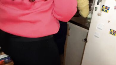 She loves when I fuck her with a strapon while she washes the dishes - IkaSmokS