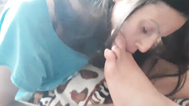 Russian homemade lesbian foot fetish to music