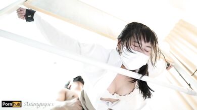 新女教师被当成男校性教育教材 JAV影片