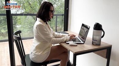 How to sexually annoy your LAZY SECRETARY