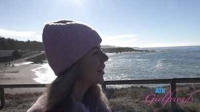 Behind the scenss vacation fun hanging out on the beach and back at the room w/Summer Vixen