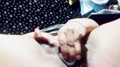 GORDITA VIRGEN DE 18 SE MAATURBA PENSANDO EN TI. MULTIPLES ORGASMOS