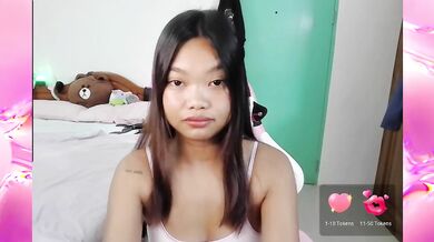 Skinny Thai Girl accept suck challenge