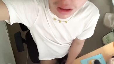 get cum on my desktop / thai boy