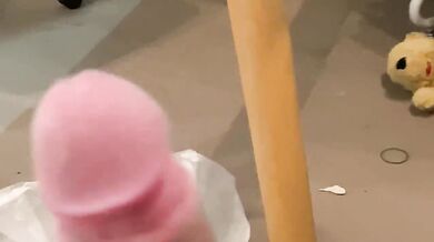 made dunkin add cum on top / thai boy