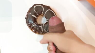 made dunkin add cum on top / thai boy