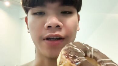made dunkin add cum on top / thai boy