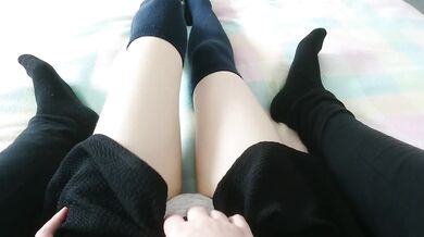 lesbian touches her girlfriend until she cums hard part 2
