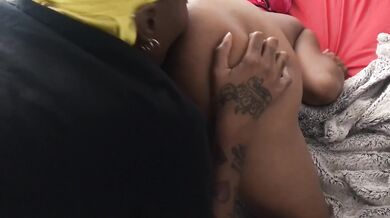 EBONY LESBIAN PUSSY EATING