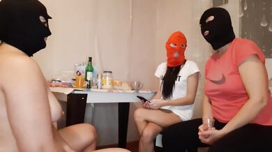 Three real lesbians played the game "Truth or Dare" - IkaSmokS