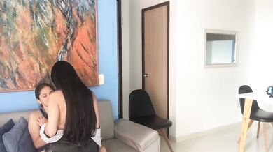 In a friend's apartment we get horny with my girlfriend