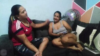 tu vagina es más linda que la mía déjame tocarla