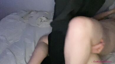 Horny lesbians scissoring cum in 2 minutes hard orgasm