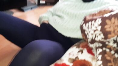 My neighbor cum so powerfully that she fell out of bed - Lesbian_illusion