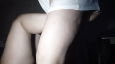 Her wet pussy slides over my leg and cums - IkaSmokS