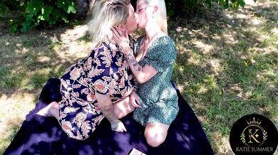 Stepmom seduces Stepdaughter