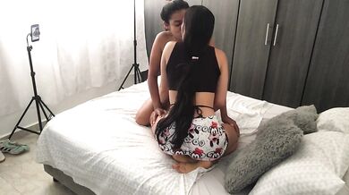 I give oral sex to my girlfriend until she cums.