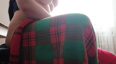 My Shy Neighbor Eats My Pussy Under The Blanket - Lesbian_illusion