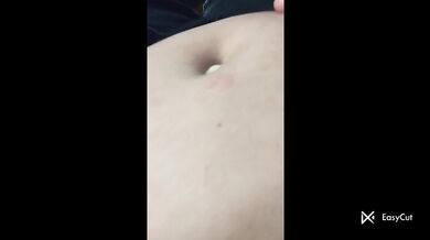 belly buttons makes me cum