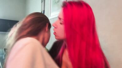 Lots of kissing, pussy eating is a great start to the day with my lovely friend