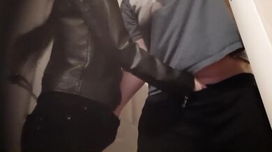 We quickly jerked off each other's pussies in the toilet and cum - IkaSmokS